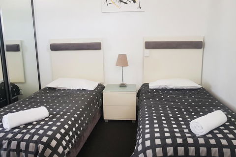 Hinchinbrook Holiday Apartments - Accommodation Daintree 12