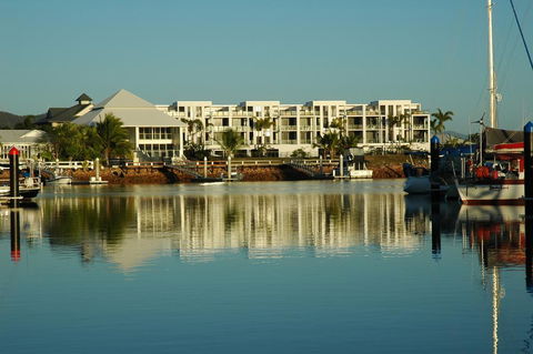 Hinchinbrook Holiday Apartments - Accommodation Daintree 28