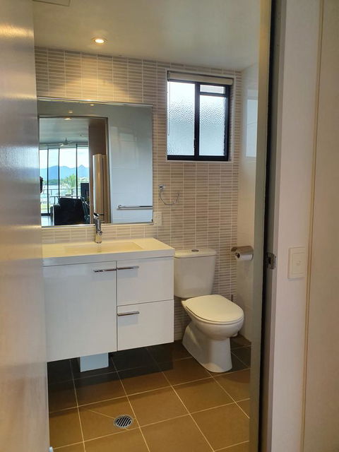 Hinchinbrook Holiday Apartments - Accommodation Daintree 19