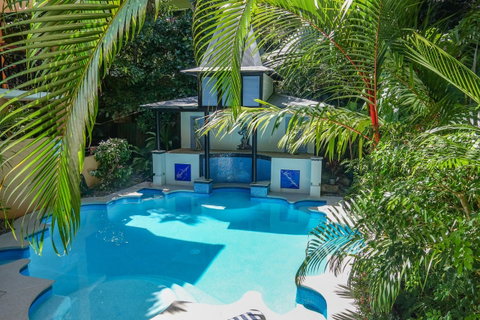 Martinique On Macrossan - Accommodation Daintree 10