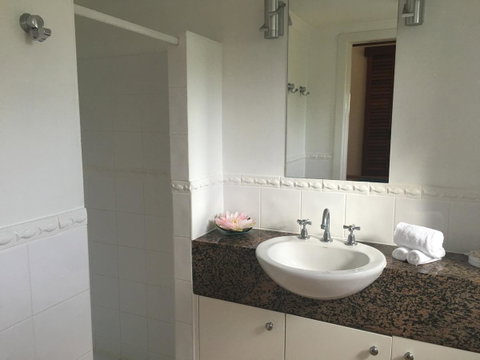 Martinique On Macrossan - Accommodation Daintree 9