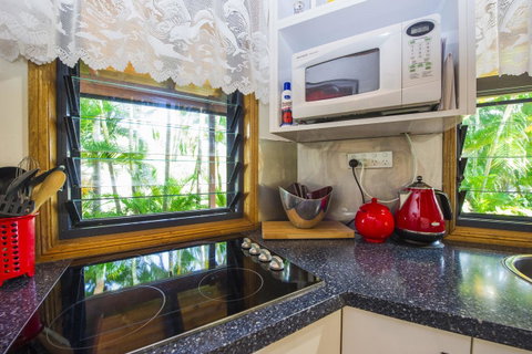 Magnetic Cottage - Accommodation Daintree 5