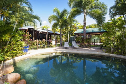 Magnetic Cottage - Accommodation Daintree 3