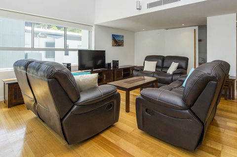 Maggies Beachfront Apartment 5 - Accommodation Daintree 3