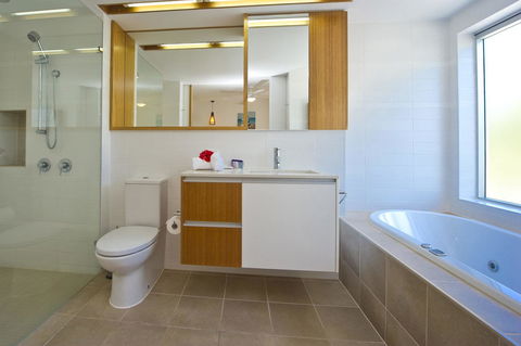 Maggies Beachfront Apartment 5 - Accommodation Daintree 8