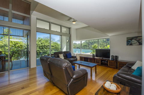 Maggies Beachfront Apartment 12 - Accommodation Daintree 10