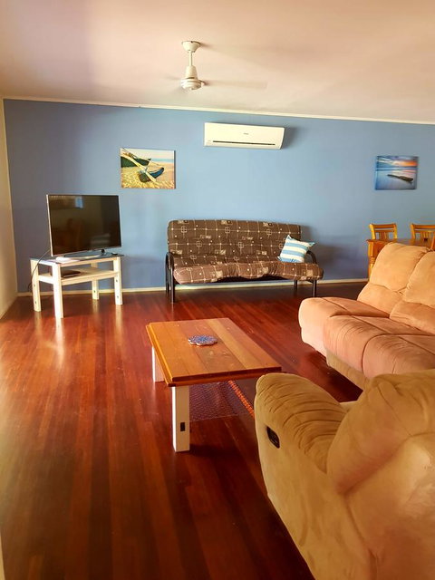 Arcadia Beach Guest House And Car Hire - Accommodation Daintree 23