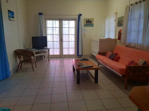 Arcadia Beach Guest House And Car Hire - Accommodation Daintree 30