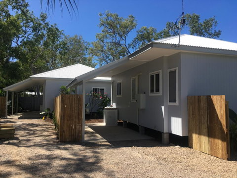 Island Cottages - Accommodation Daintree 7