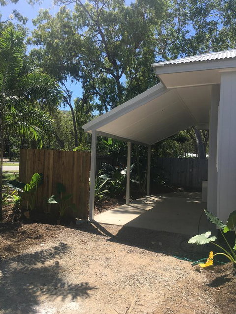 Island Cottages - Accommodation Daintree 12