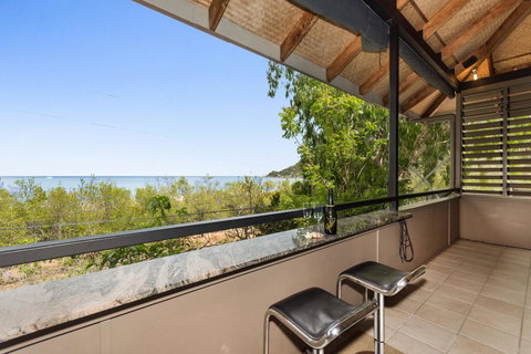 Absolute Beachfront - Accommodation Daintree 3