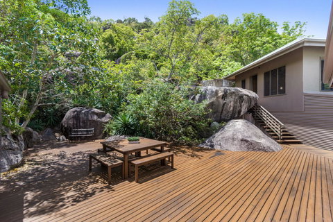 Absolute Beachfront - Accommodation Daintree 8