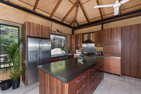 Absolute Beachfront - Accommodation Daintree 1