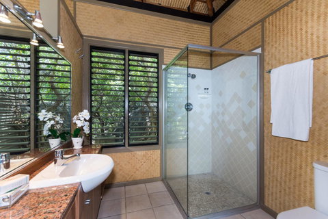 Absolute Beachfront - Accommodation Daintree 4