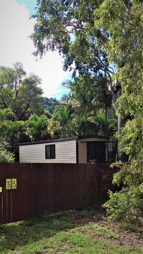 The Mini Manor On Mandalay - Accommodation Daintree 4