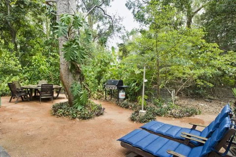 Magnetic Island Holiday House - Accommodation Daintree 2
