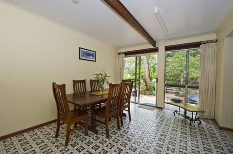 Magnetic Island Holiday House - Accommodation Daintree 6