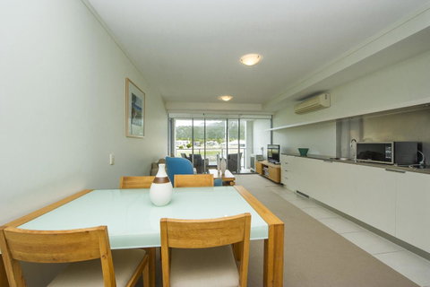 Blue On Blue Superior Studio Room 1321 - Accommodation Daintree 4