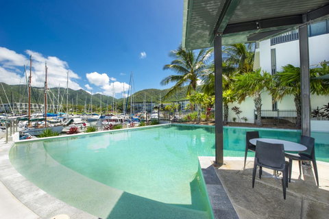 Blue On Blue Superior Studio Room 1321 - Accommodation Daintree 3