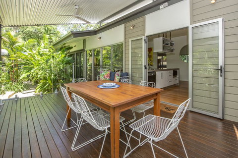 Whispering Palms - Accommodation Daintree 12