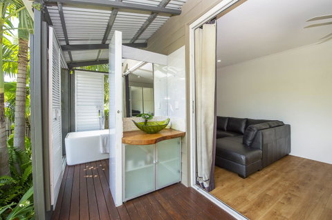 Whispering Palms - Accommodation Daintree 7