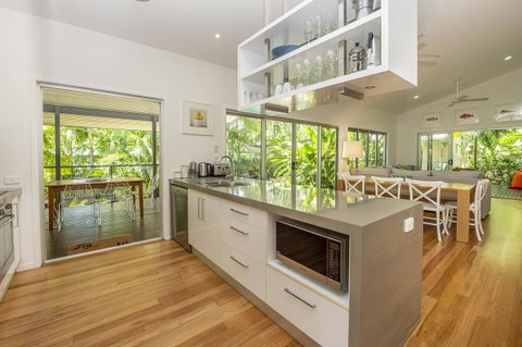 Whispering Palms - Accommodation Daintree 15
