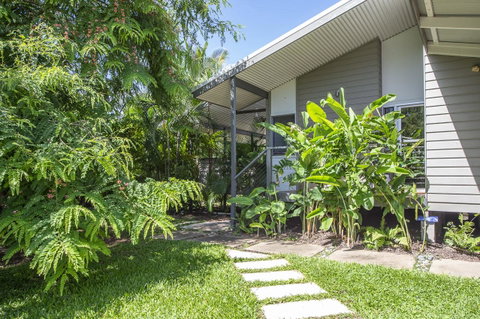 Whispering Palms - Accommodation Daintree 0