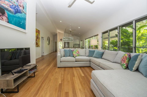 Whispering Palms - Accommodation Daintree 13