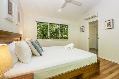 Whispering Palms - Accommodation Daintree 11