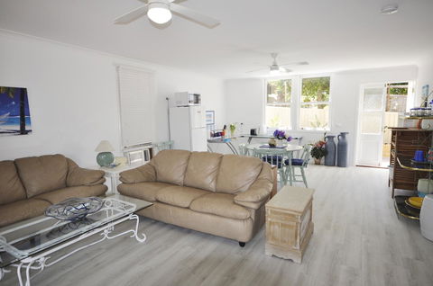 Retro Beach Flat - Accommodation Daintree 14