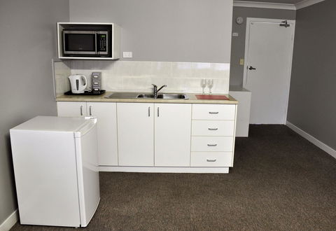 Bribie Island Square - Accommodation Daintree 3