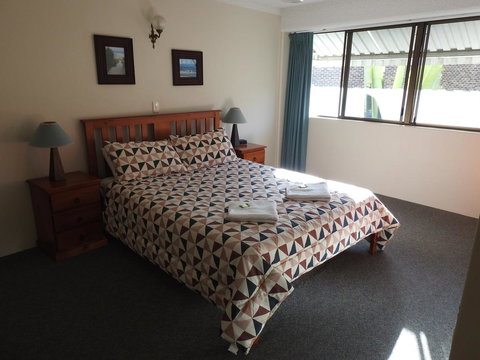 Placid Waters Holiday Apartments - Accommodation Daintree 9