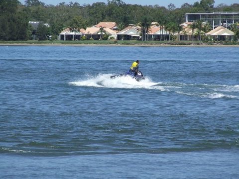Lowset Home On The Canal - Dolphin Dr, Bongaree - Accommodation Daintree 14