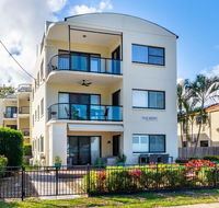 Waterfront views from private rooftop balcony - Bayview South Esp Bongaree - Accommodation Daintree