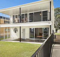 Waterfront Retreat with room for a boat - Welsby Pde Bongaree - Accommodation Daintree