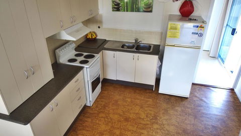 'AFRAME Tarcoola Cottage' 29 The Parade, North Haven - Accommodation Daintree 3