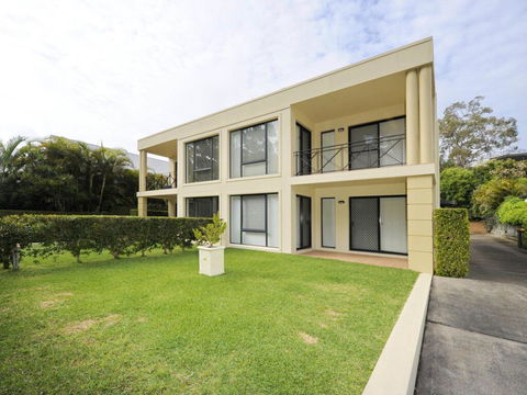 'Bagnall Views' 2/161 Government Rd - Stylish & Modern Duplex Across The Road To The Waters Edge - Accommodation Daintree 0