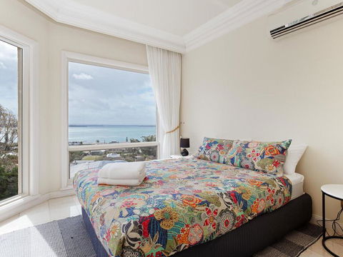 'Baylife Villa' 4a Warruga St - Large Home With WIFI, Netflix, Aircon, Linen & Spectacular Views - Accommodation Daintree 2