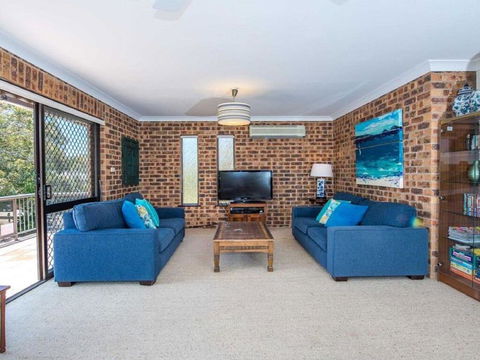 'COLUMBIA VIEWS', 2/9 COLUMBIA CLOSE - AIRCON, WIFI, NETFLIX, VIEWS & BOAT PARKING - Accommodation Daintree 3
