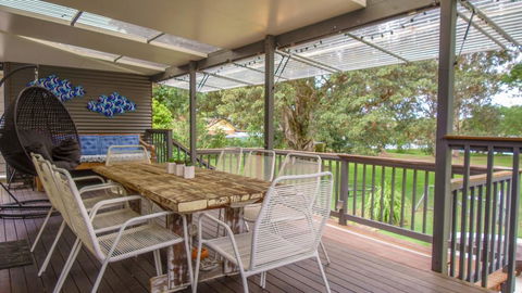 'RIVERSIDE RETREAT' 544 Ocean Drive, North Haven - Accommodation Daintree 0