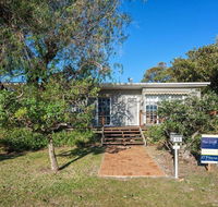 'The Croft' 11 Boulder Bay Rd - Cosy Beach House with Aircon  only 270m to the Beach - Accommodation Daintree
