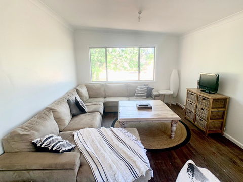 'The Wattles' - True Country Escape Near Wineries - Borenore - Accommodation Daintree 2