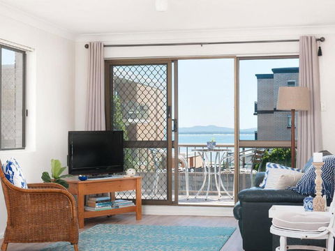 1 'BAHIA', 47 RONALD AVE - GREAT LOCATION WITH FILTERED WATER VIEWS - Accommodation Daintree 3