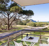 1 'Intrepid' 3 Intrepid Close - Amazing views of Shoal Bay only 100m from the Beach - Accommodation Daintree