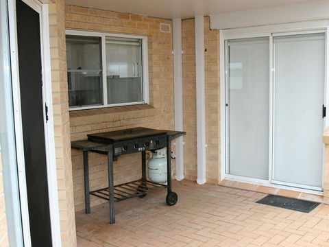 1 'The Clippers' 131 Soldiers Point Road - Fabulous Waterfront Unit - Accommodation Daintree 2