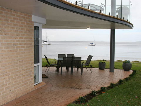 1 'The Clippers' 131 Soldiers Point Road - Fabulous Waterfront Unit - Accommodation Daintree 0