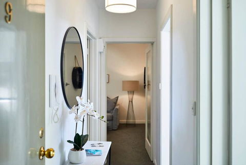 1 Bedroom Apt With Parking Stroll To Elwood Beach - Accommodation Daintree 1