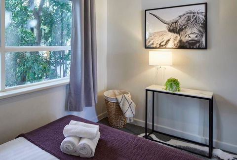1 Bedroom Apt With Parking Stroll To Elwood Beach - Accommodation Daintree 3