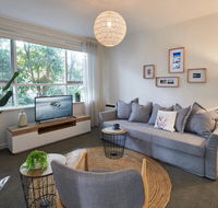 1 Bedroom Apt With Parking Stroll to Elwood Beach - Accommodation Daintree