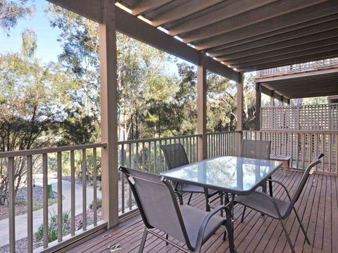 1 Bedroom Executive Villa Located Within Cypress Lakes - Accommodation Daintree 0
